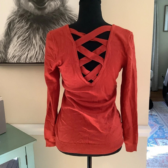 #250 NWOT Love Ellie Clay Colored Cross Back Sweater Size XS - Picture 4 of 9